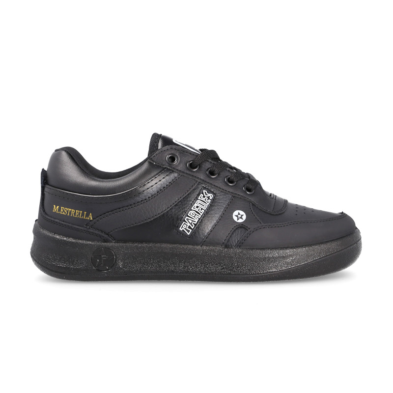 Classic PAREDES sneakers. The Star of a lifetime in black with laces