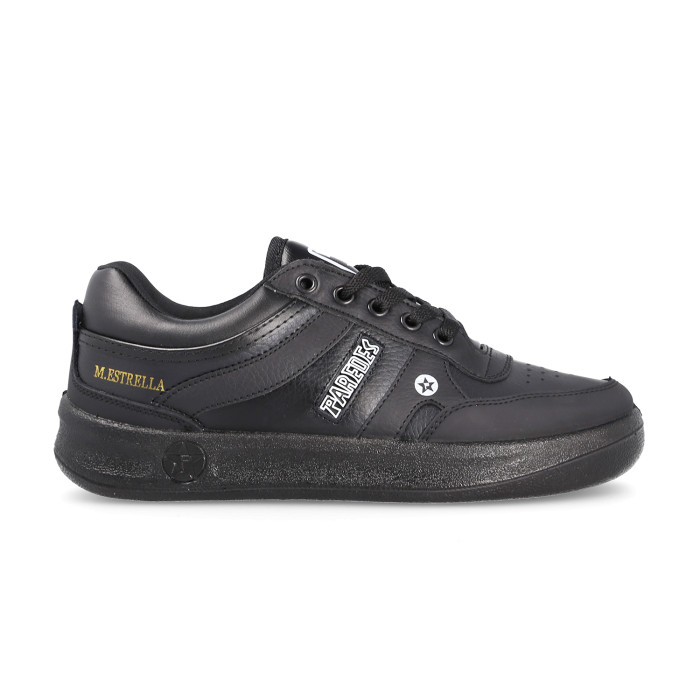 Zapatillas Paredes clásicas. Las Estrella de toda la vida en color negro con cordones Zapatillas Paredes clásicas. Las Estrella de toda la vida en color negro con cordones