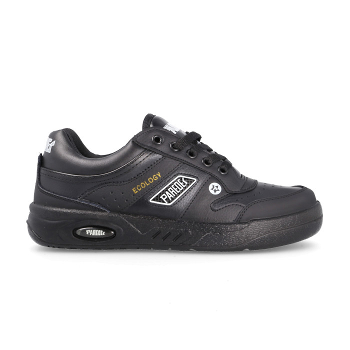 The reissue of the most classic sneakers of PAREDES. Bambas PAREDES Ecology in black with laces The reissue of the most classic sneakers of PAREDES. Bambas PAREDES Ecology in black with laces
