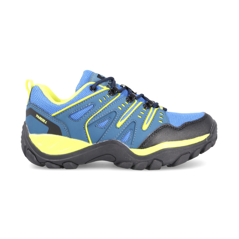 Trekking shoes for children resistant in blue color