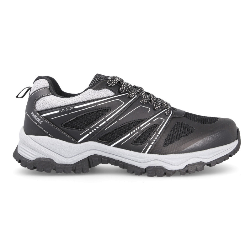 Men's trekking shoes in black with comfortable gray details