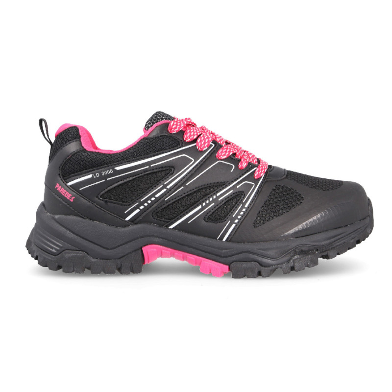 Women's trekking shoes in black with fuchsia details