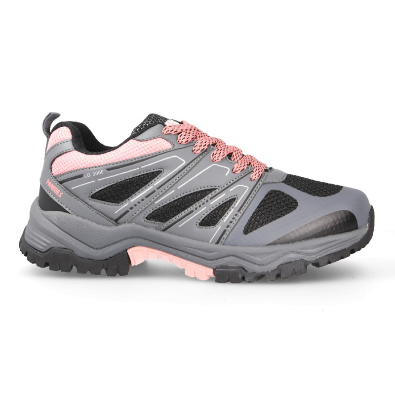 Zapatillas de trekking para mujer en color rosa con detalles en fucsia