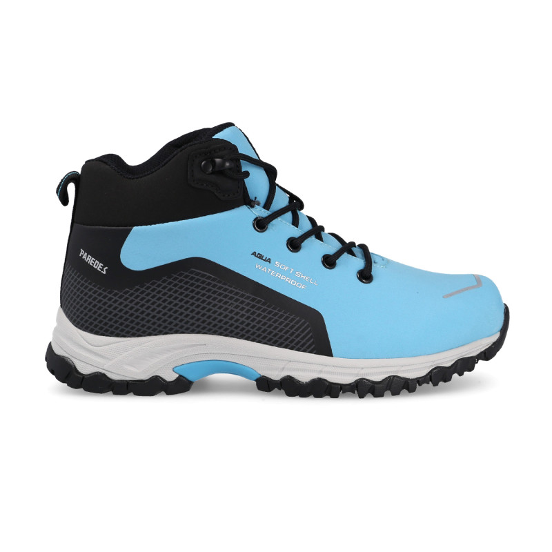 Women's trekking boots that repel water and give you maximum comfort. Designed in blue.