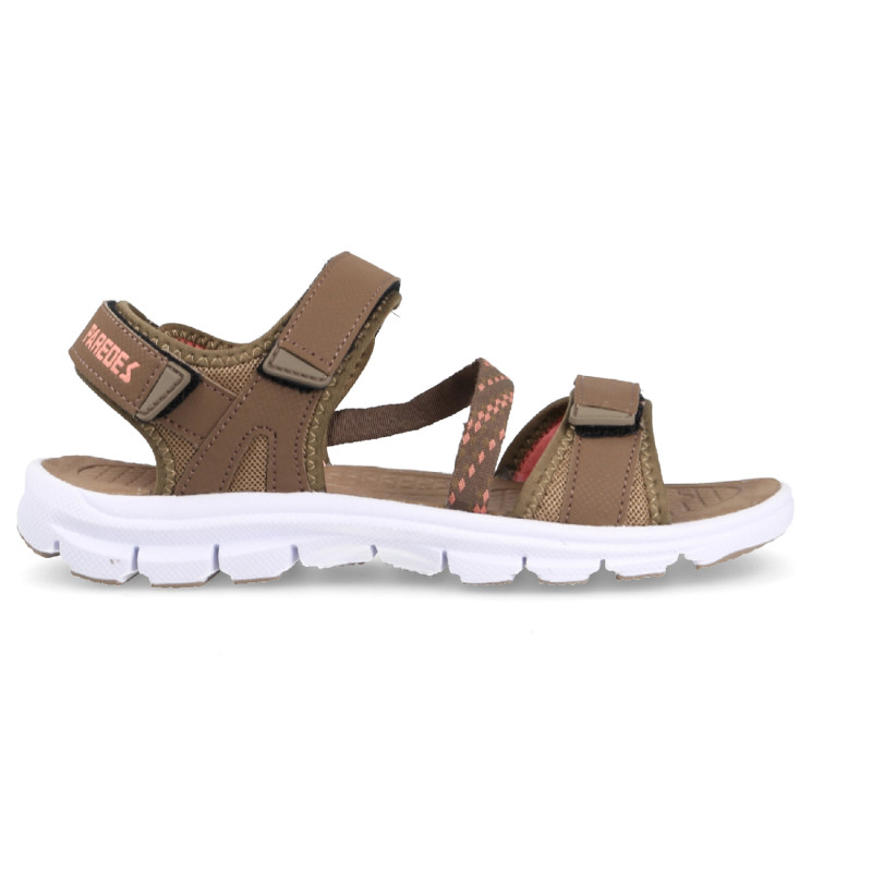 Trekking sandals for women comfortable and stylish in brown color