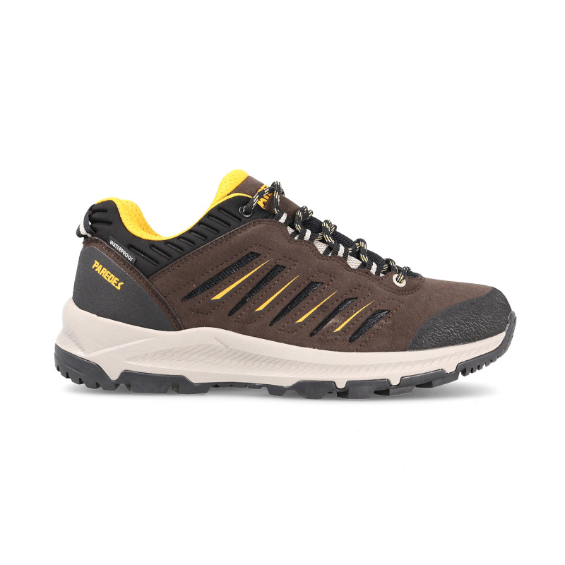Zapatillas para viajar en color marrón con tonos amarillo, suela alta, resistente y amortiguante