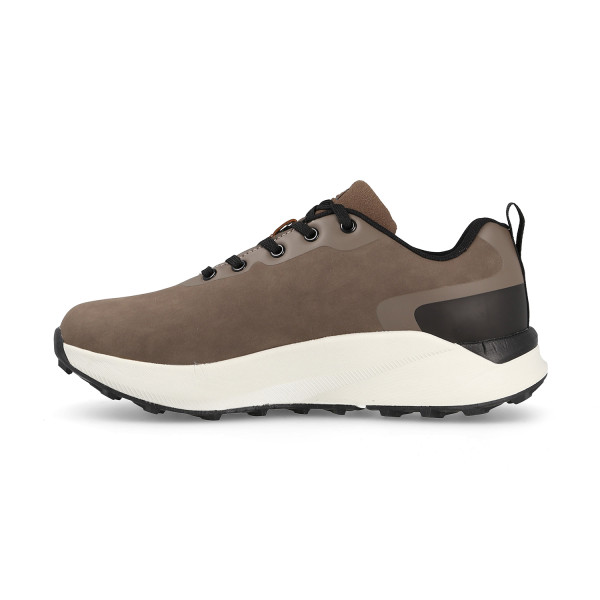 Vista lateral de zapatillas de trekking Paredes con diseño moderno 2