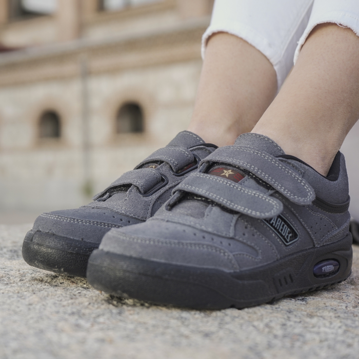 COMME des GARÇONS HOMME Velcro Sneakers | Hervia