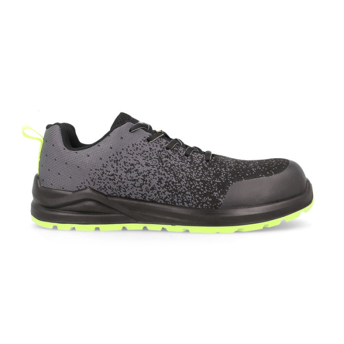 Zapatos de seguridad negros con suela verde diseñados con un tejido muy resistente sin comprometer la transpirabilidad Zapatos de seguridad negros con suela verde diseñados con un tejido muy resistente sin comprometer la transpirabilidad