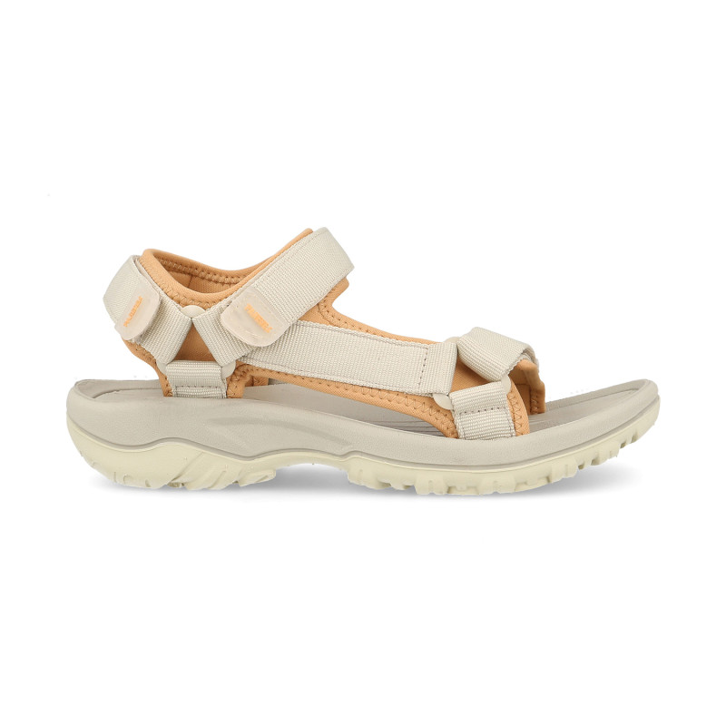Sandalias casual mujer Bercero en beige con diseño versátil