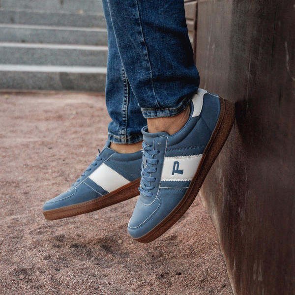 Zapatillas casual hombre Itara en azul marino con diseño retro y la icónica 'P' 2