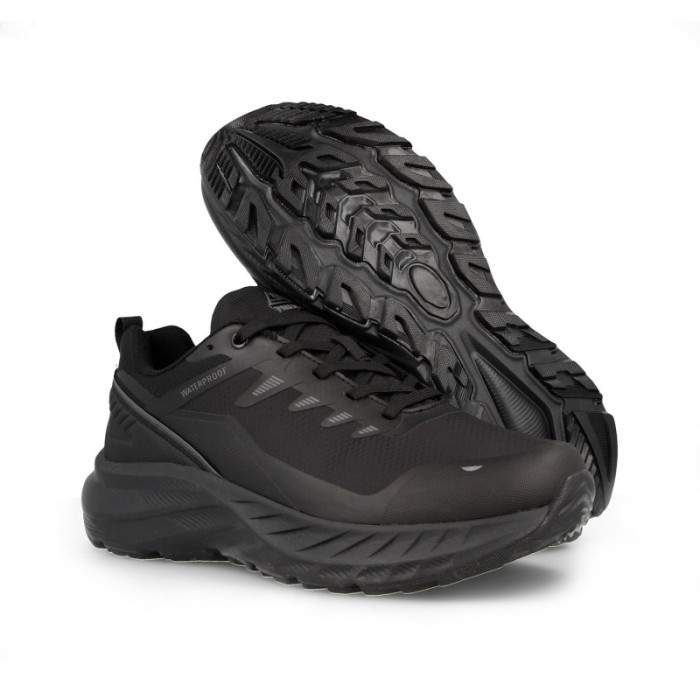 Zapatillas trekking Hombre Llombai negro