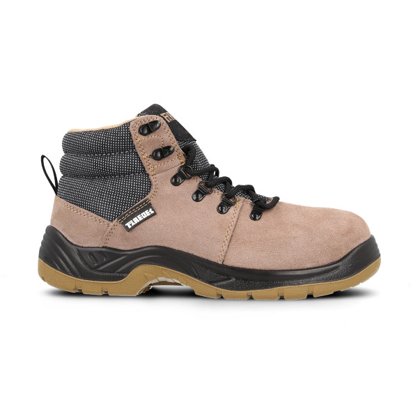 Botas de montaña para hombre y mujer con collarin alto para mayor protección del tobillo.