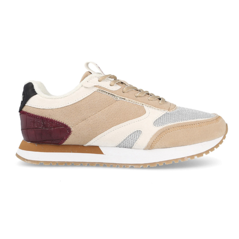 Comfortable and stylish casual women's sneakers to go perfect with any look without losing comfort.