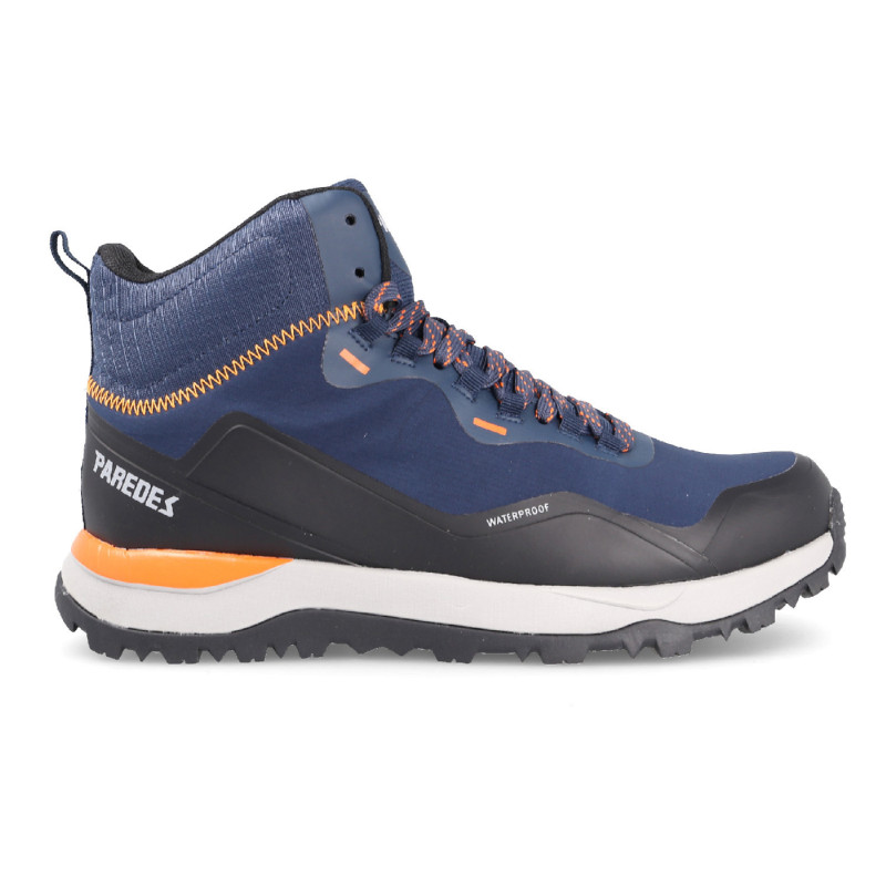 Men's travel boots ideal for walking for several hours on your trips.