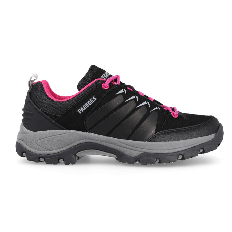 Trekking shoes for women resistant