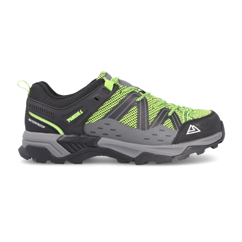 Men's trekking shoes with sporty design and high resistance