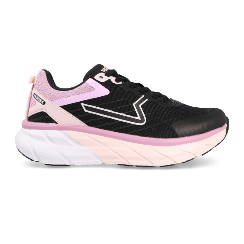 Women's fitness shoes in black with non-slip sole