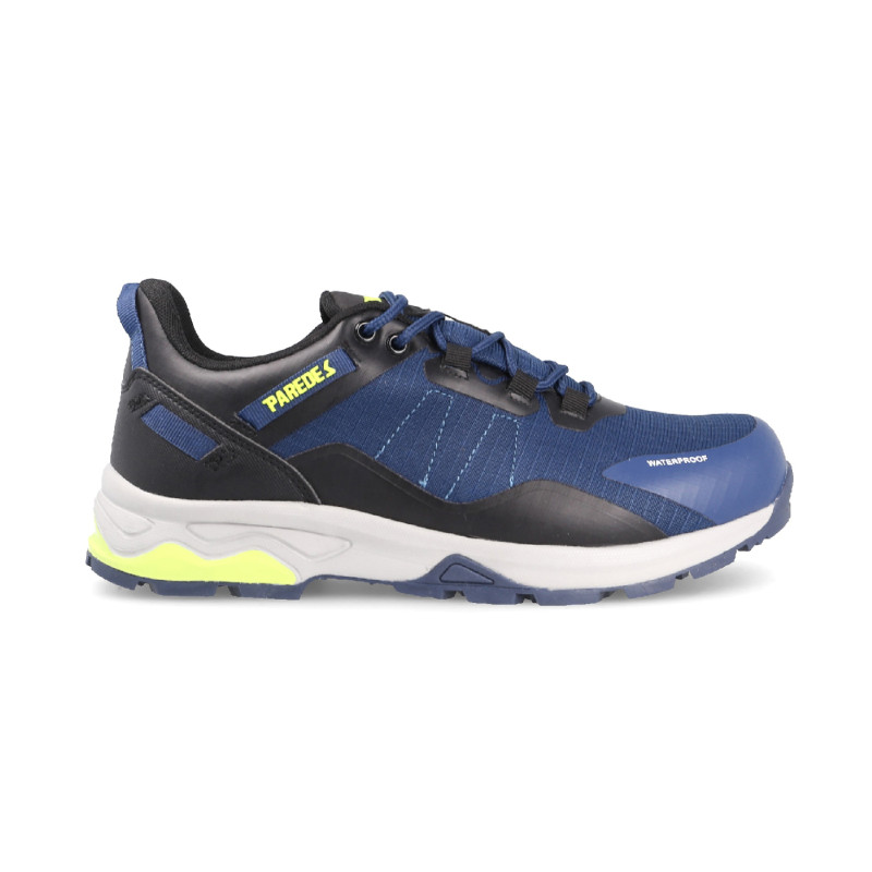 Men's trekking shoes with a versatile design in blue