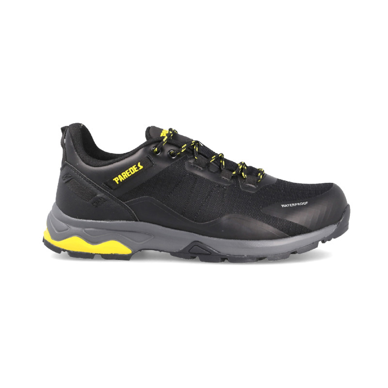 Men's trekking shoes with a versatile black design