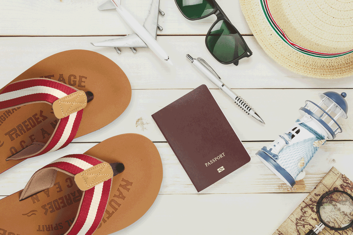 bodegon sandalias gafas de sol verano outfit