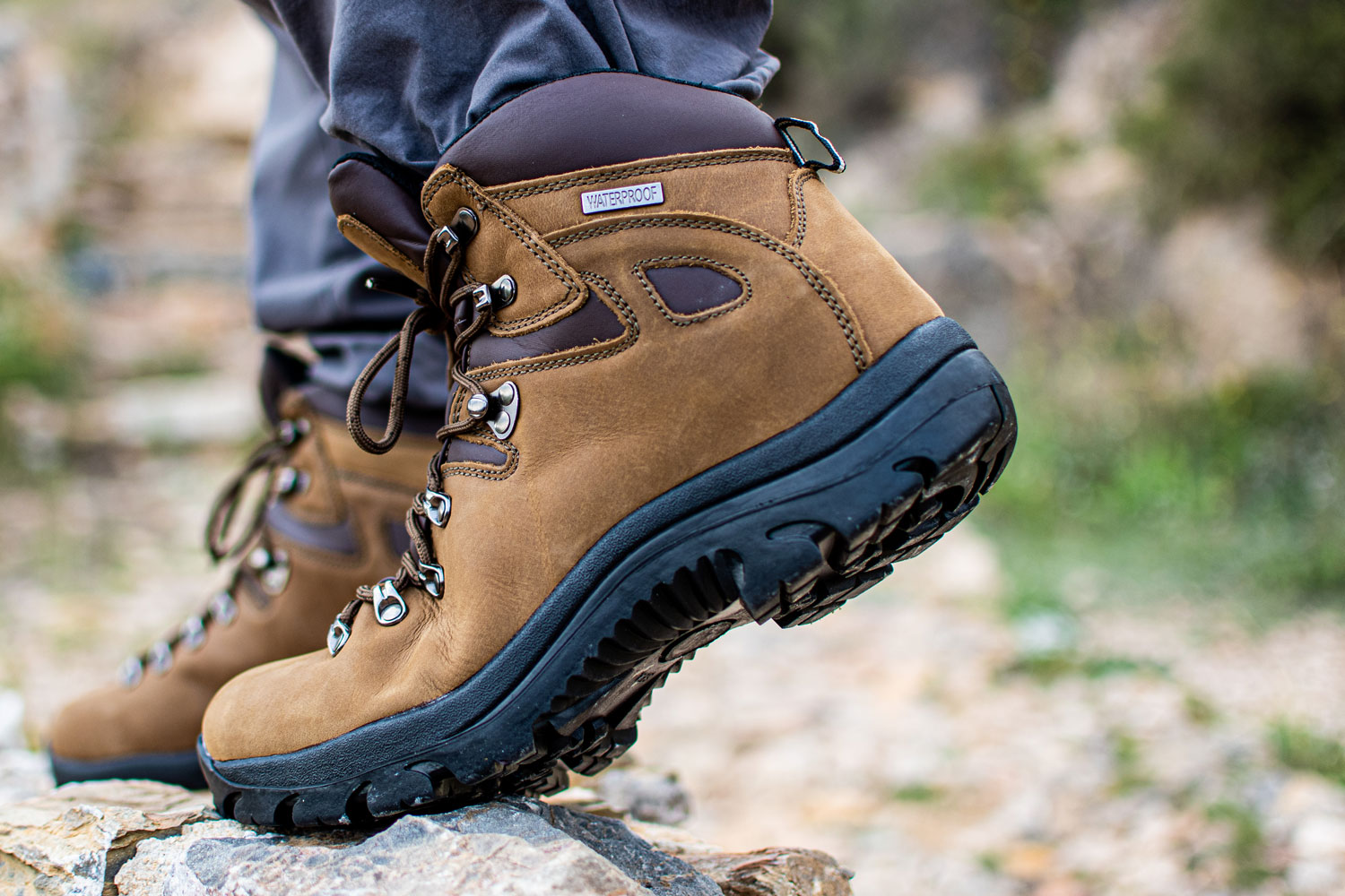 BOTAS DE MONTAÑA PAREDES