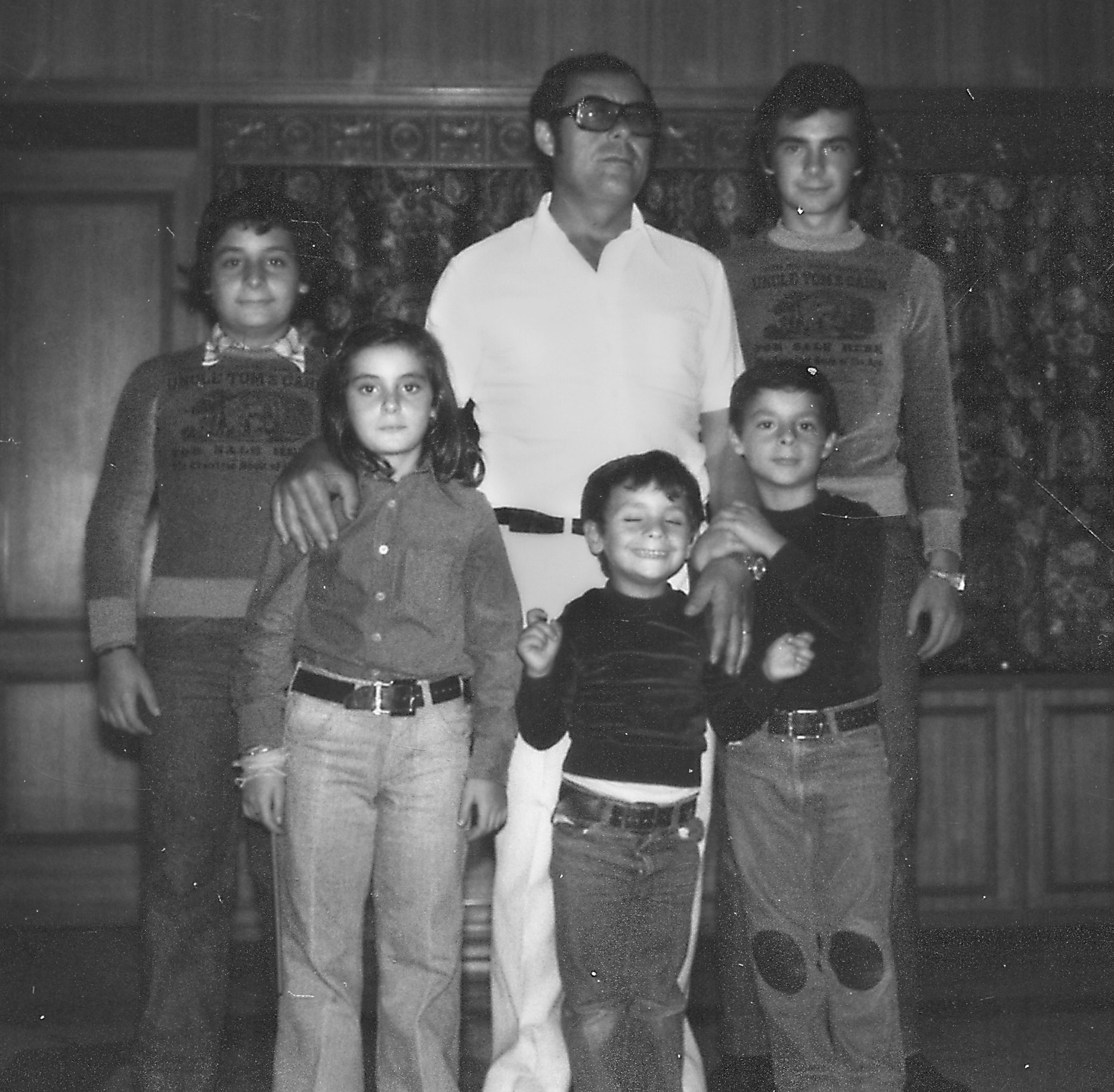 José Paredes Castaño, fundador de Paredes junto a sus cinco hijos.