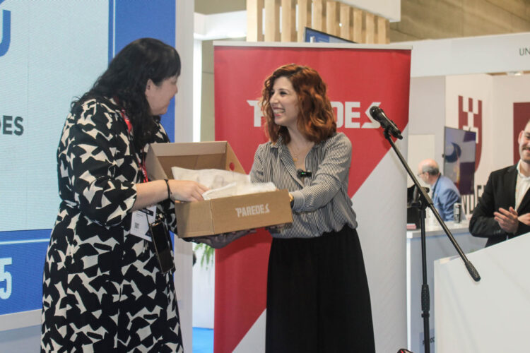 Colaboración con Pueblos Mágicos de España en Fitur 2025 colaboración con zapatillas Paredes